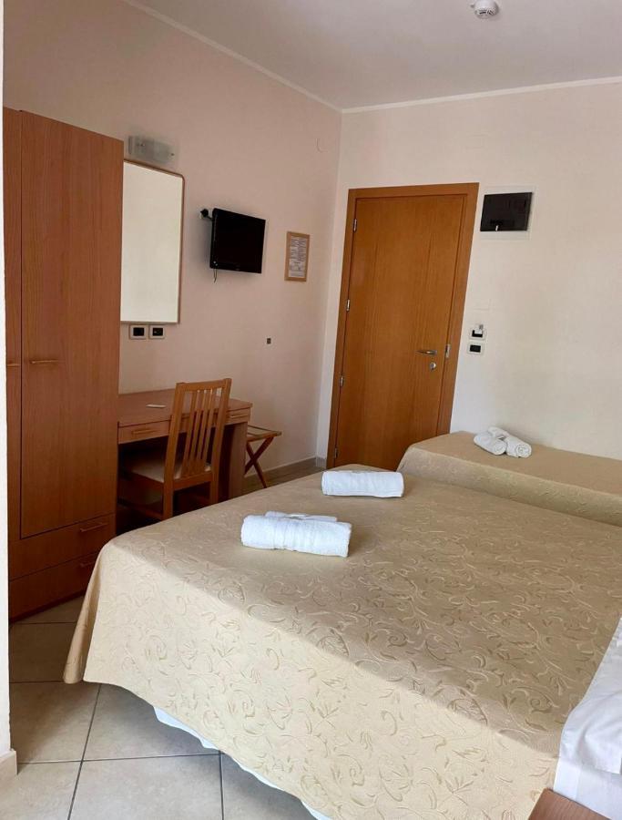 Hotel Favorita Cesenatico Buitenkant foto