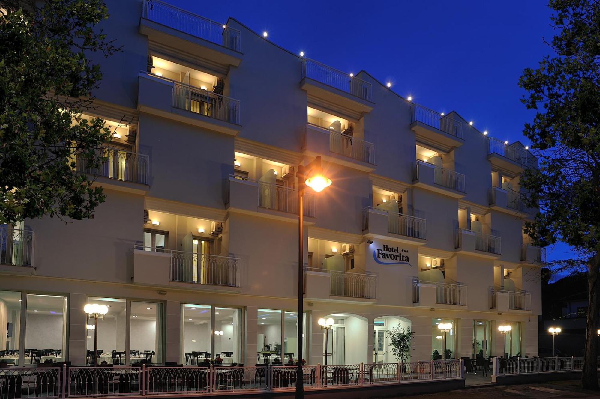 Hotel Favorita Cesenatico Buitenkant foto