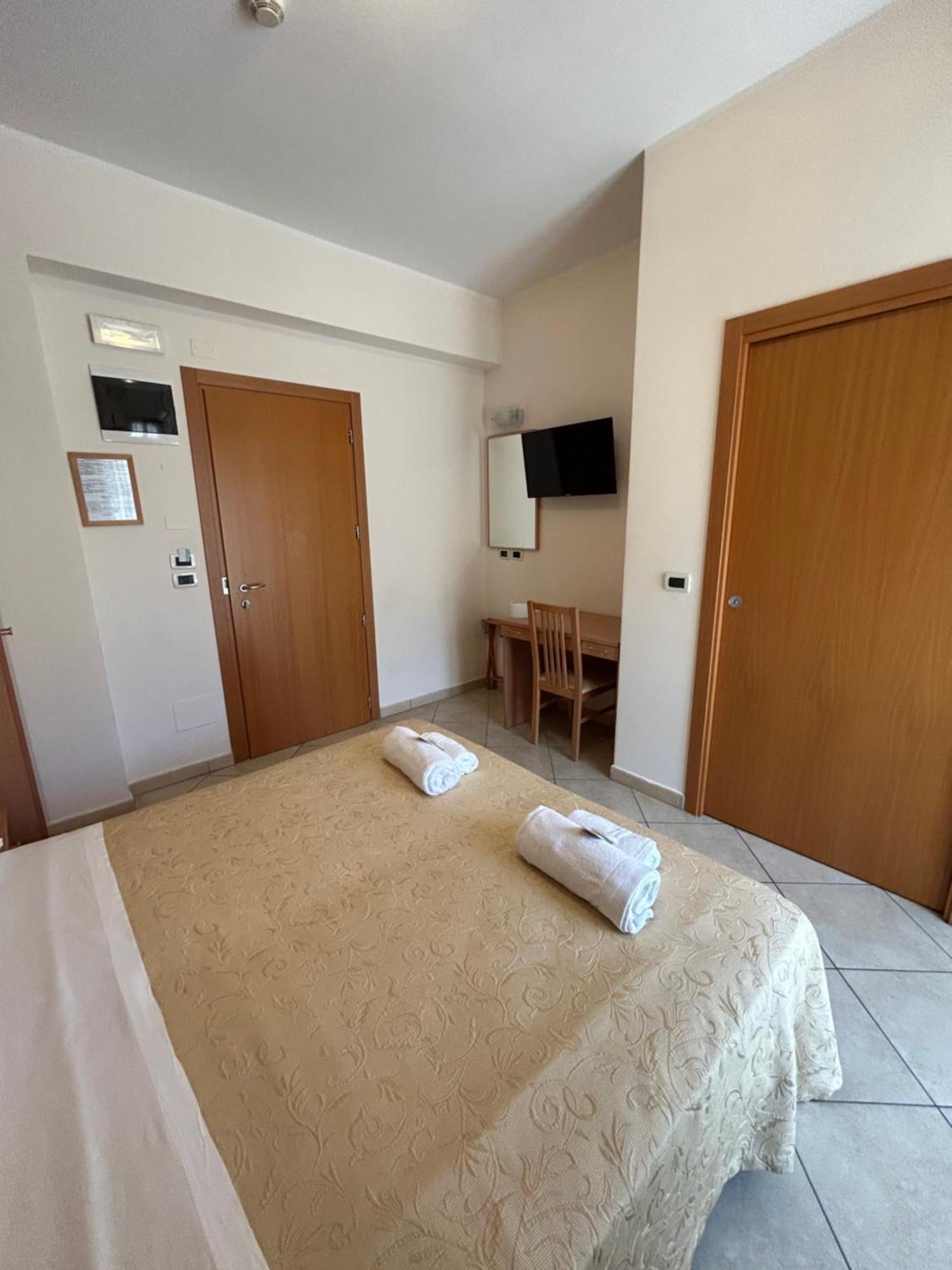 Hotel Favorita Cesenatico Buitenkant foto