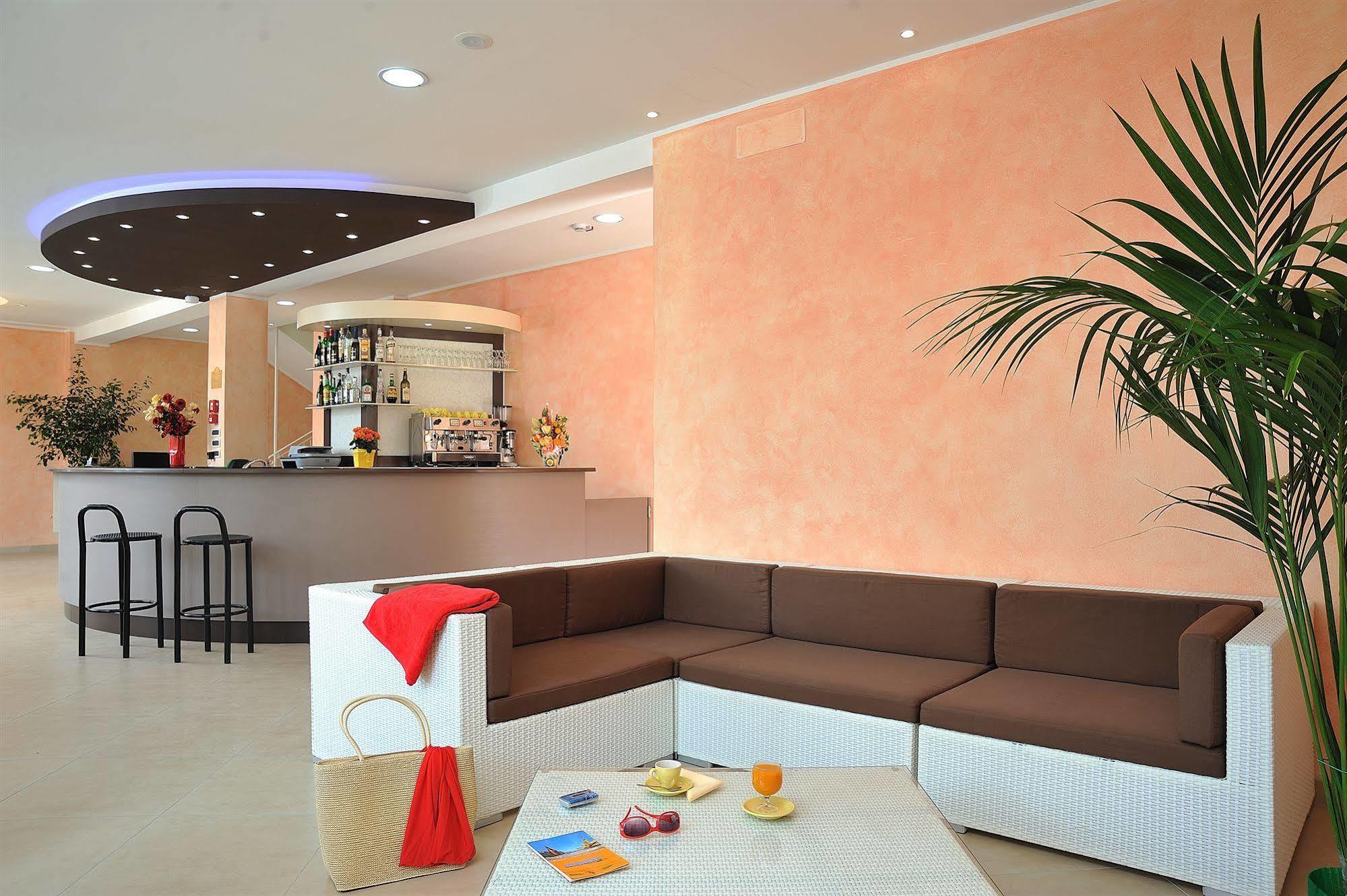 Hotel Favorita Cesenatico Buitenkant foto