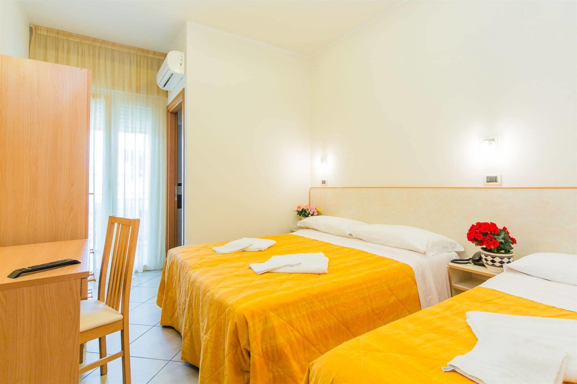 Hotel Favorita Cesenatico Buitenkant foto